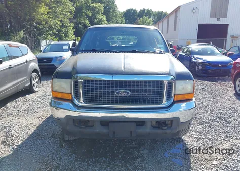 2001 Ford Excursion Xlt z USA, uszkodzony, nr VIN 1FMNU41S31EB17671